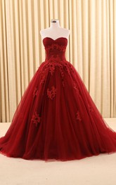 Sweetheart Appliqued Sweep-Train Tulle Corset Lace Ball Gown