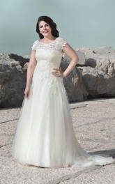 Short-Sleeve Tulle Long A-Line Sweep-Train Lace Gown