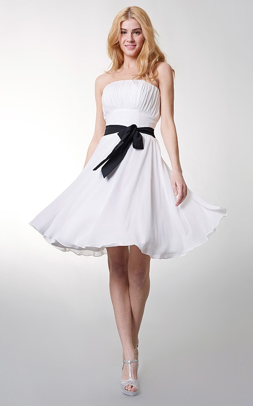 Chiffon Bow Empire Strapless Short Bridesmaid Dress