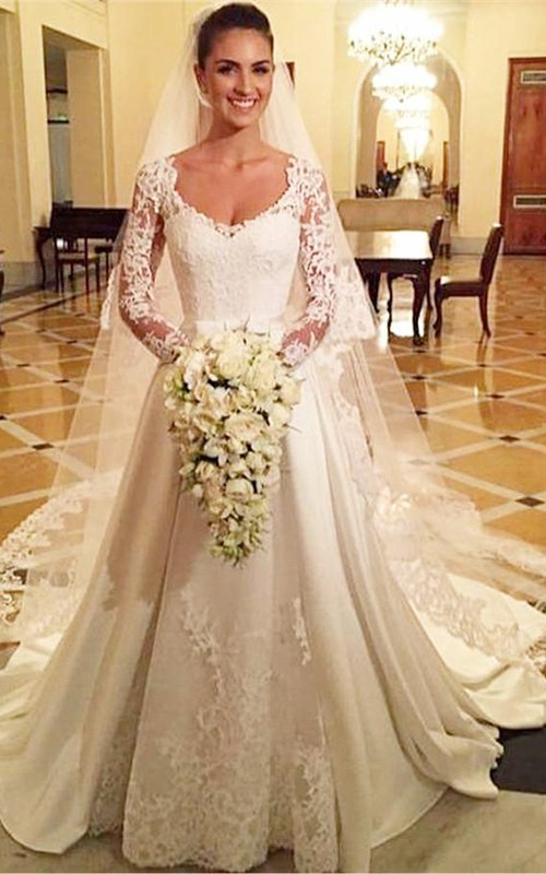 Long-Sleeve Lace Appliqued Scoop-Neck Elegant Bridal Dress