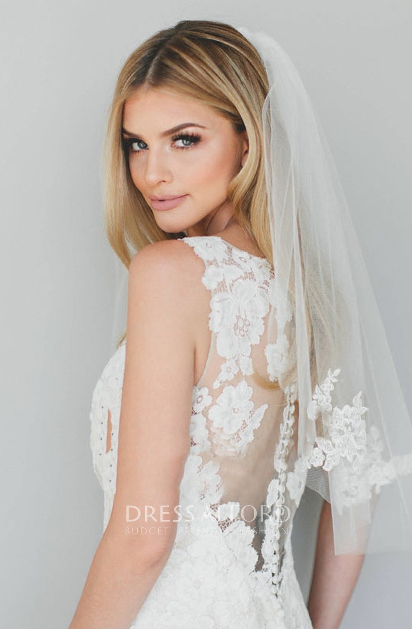 short tulle veil